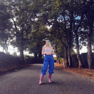 Off to Costa del Stradbally for the final day of EP 💃🏼☀️

#electricpicnic #outfit #style #fashion #irishstyle #festivalstyle #dailyoutfitinspo #trendyoutfit #ootd #outfitoftheday #discoverunder5k #outfitposts #irishvlogger #irishblogger #festivalhun